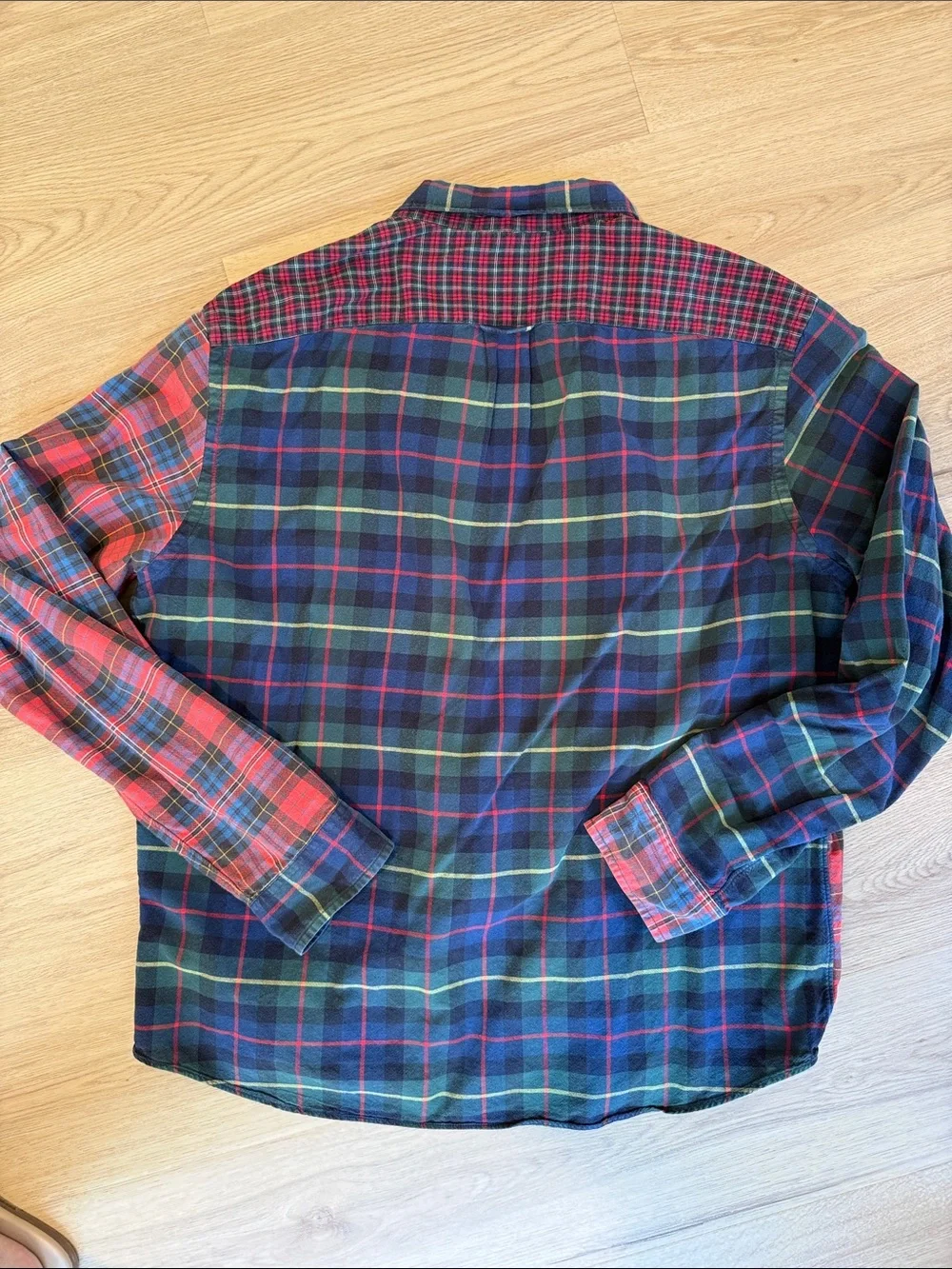 Vintage J. Crew Plaid Button-Up Long Sleeve Shirt in Red & Navy